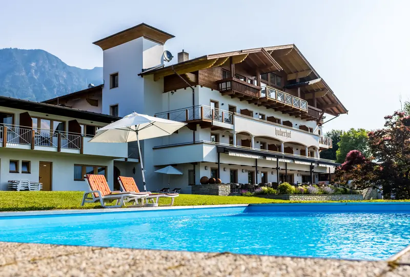 Outdoor-Pool - Hotel Huberhof © Andreas Monsberger / monEpic film & photo